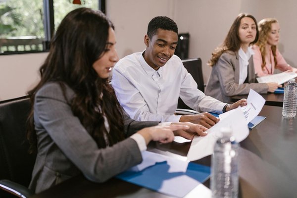 Les atouts incontournables pour exceller en tant qu'expert juridique en entreprise